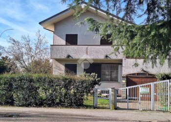Villa a Schiera Via Dominioni, Magenta - foto 1