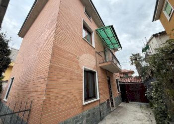 Villa Via Treviso, frazione Calderara, Paderno Dugnano - foto 2