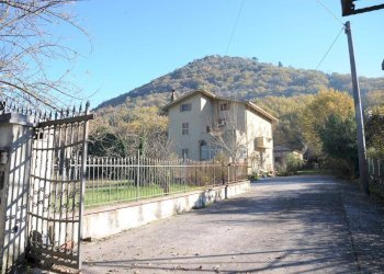 Foto 1 - Casa indipendente contrada Madonna del Piano
 
5, Castro dei Volsci - foto 1