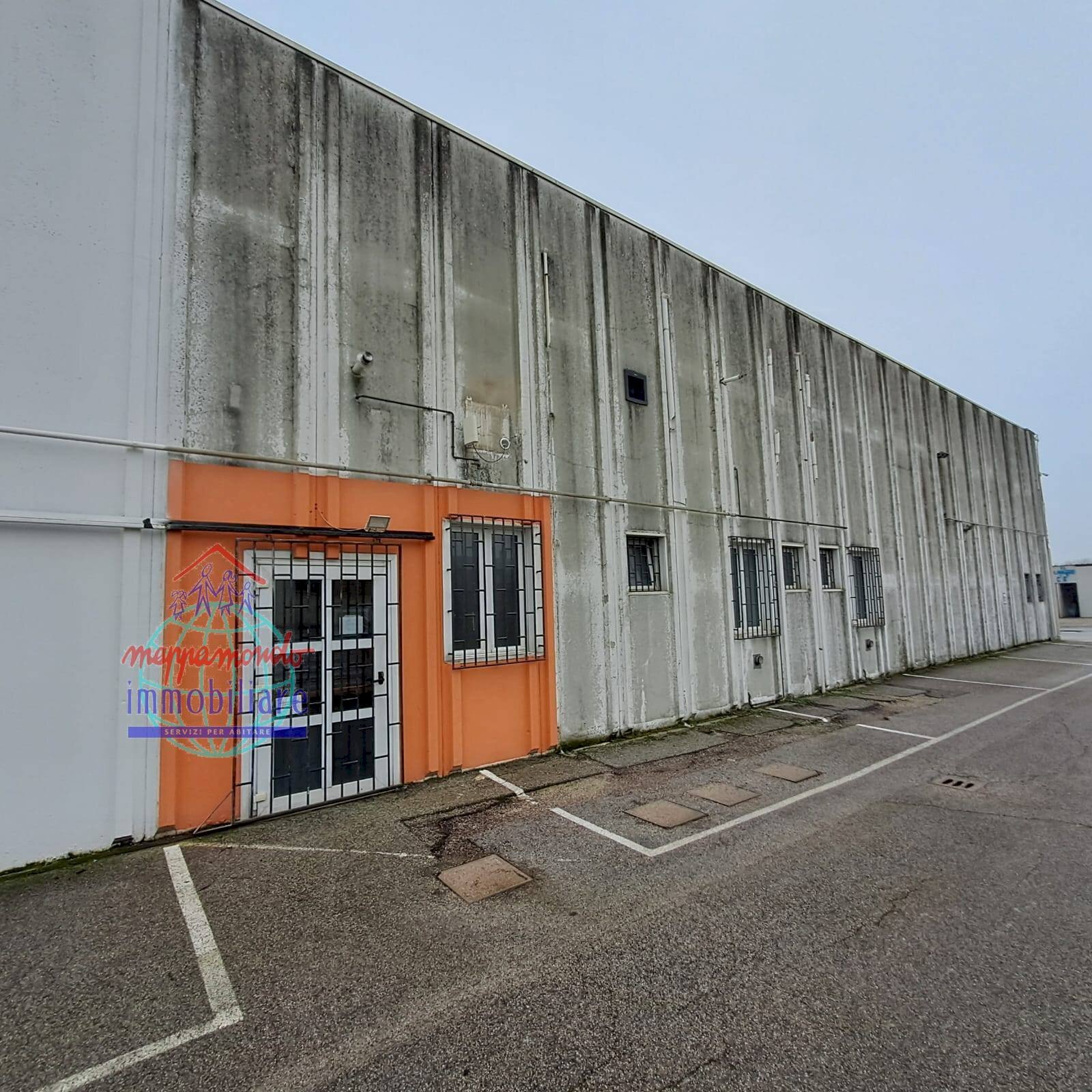 Foto 1 - Capannone VIA STATALE
 
228, Terre del Reno - foto 1