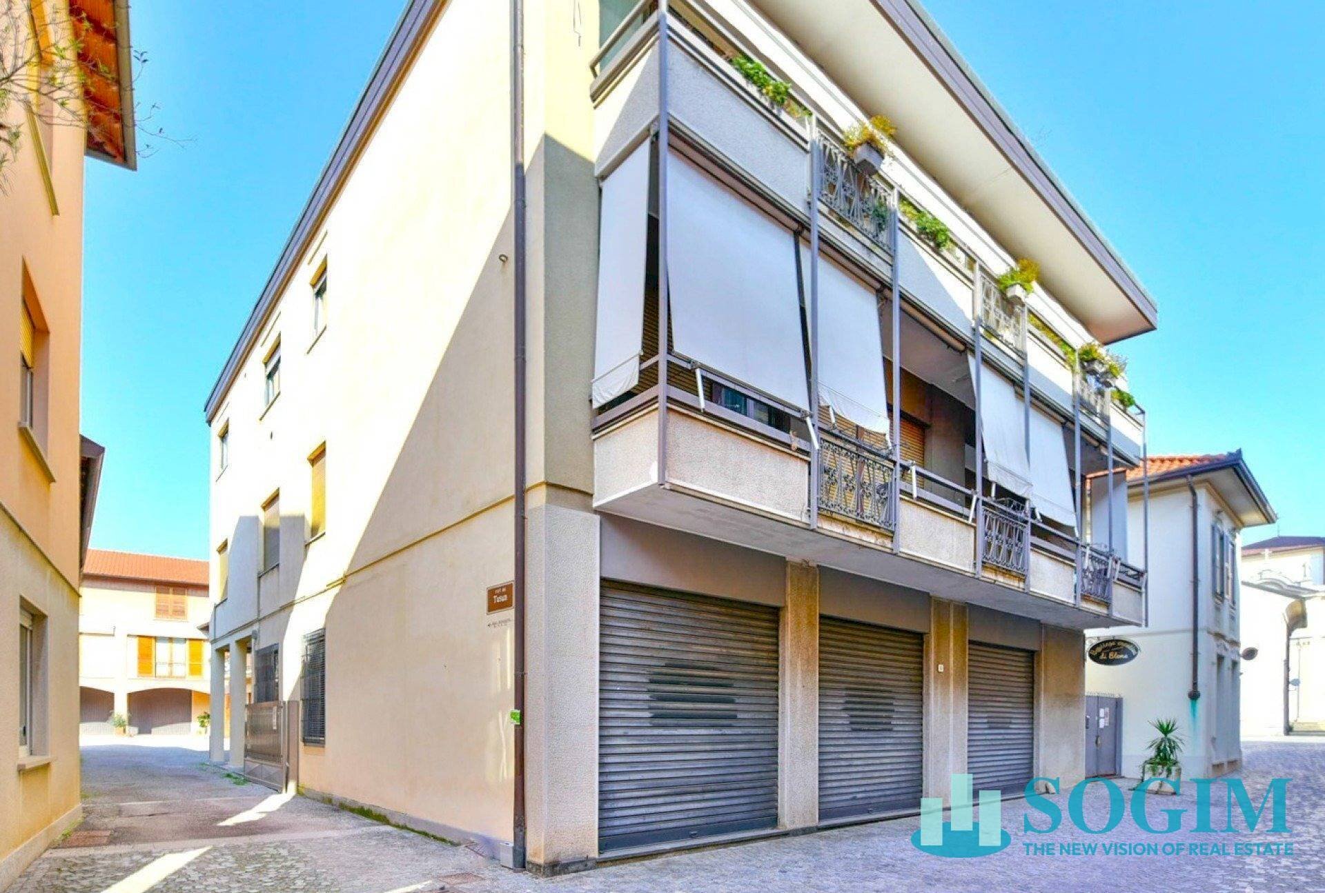 Foto 1 - Locale Commerciale via Vittorio Emanuele
 
14, Lazzate - foto 1