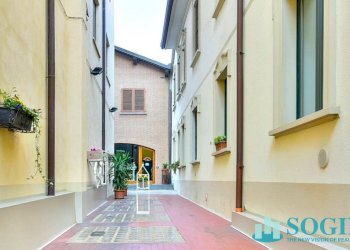 Foto 2 - Commercial Premises via Vittorio Emanuele
 
14, Lazzate - photo 2