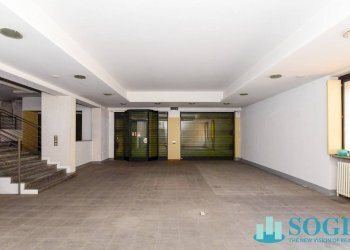 Foto 3 - Commercial Premises via Vittorio Emanuele
 
14, Lazzate - photo 3