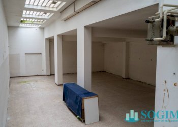 Foto 17 - Commercial Premises via Vittorio Emanuele
 
14, Lazzate - photo 17