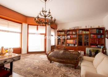 Foto 3 - Trilocale Via Manin
 
12, Magenta - foto 3