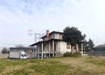 Casa all\'aperto - Villa Via Statale Paullese
 
26, Madignano - foto 1