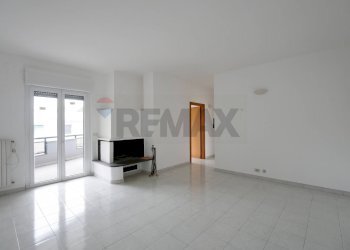 Stanza vuota - Three-room apartment Via Kennedy
 
25, Bitritto - photo 3