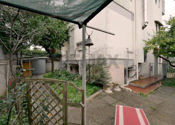 Giardino - Villa Via Giulio Petroni
 
136, Bari - foto 8