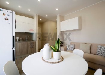 Sala da pranzo - Bilocale Via Pavoncelli
 
77, Bari - foto 5