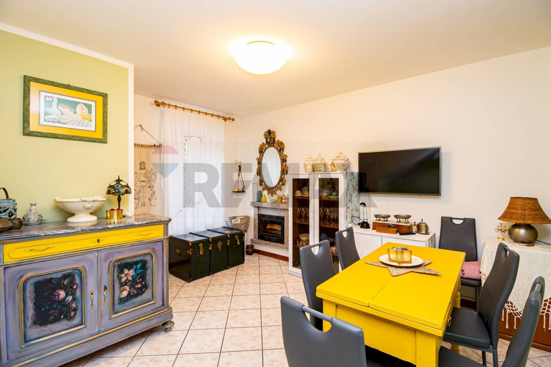 Sala da pranzo - Three-room apartment Via Leggiuno
 
36, Laveno-Mombello - photo 2