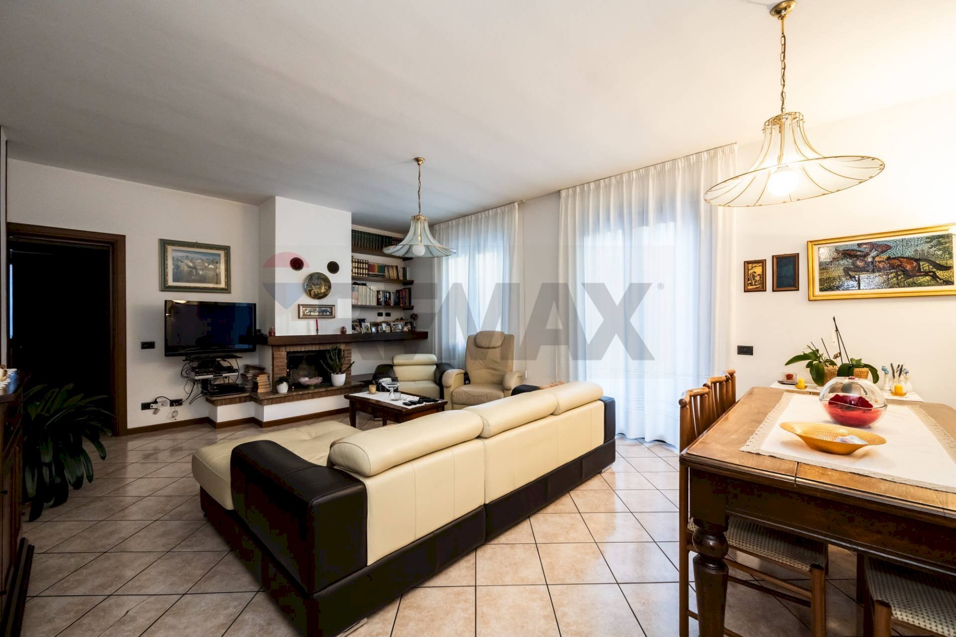 Sala da pranzo - Villa Via Costantino
12, Marchirolo - foto 2