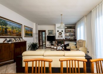 Soggiorno - Villa Via Costantino
 
12, Marchirolo - foto 3