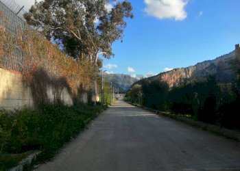 Edificio all\'aperto - Terreno edificabile Via Donatello
 
snc, Capaci - foto 4