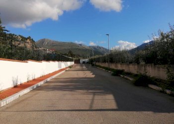 Edificio all\'aperto - Terreno edificabile Via Donatello
 
snc, Capaci - foto 5