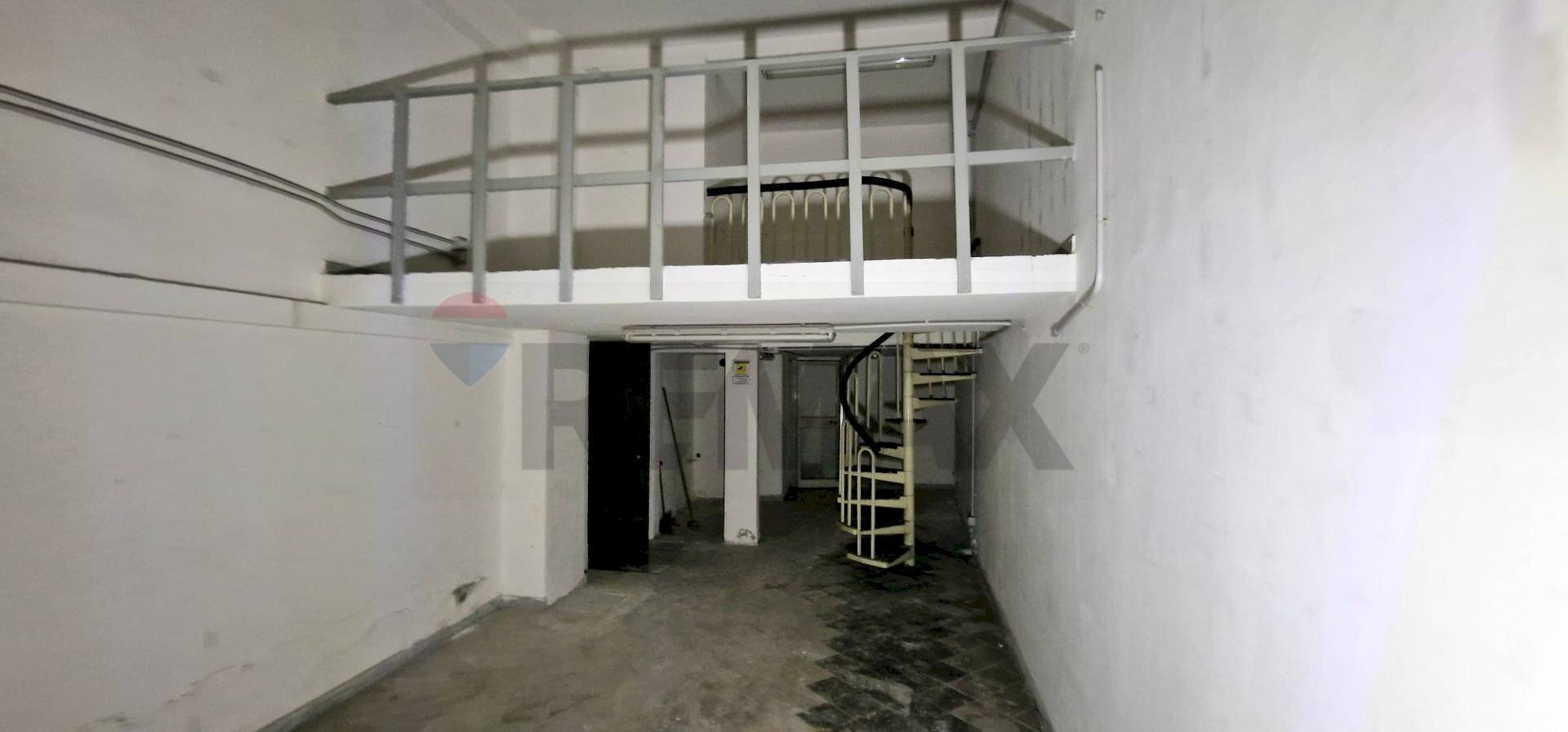 Scale - Shop Piazzetta Principessa Margherita
 
82, Napoli - photo 1