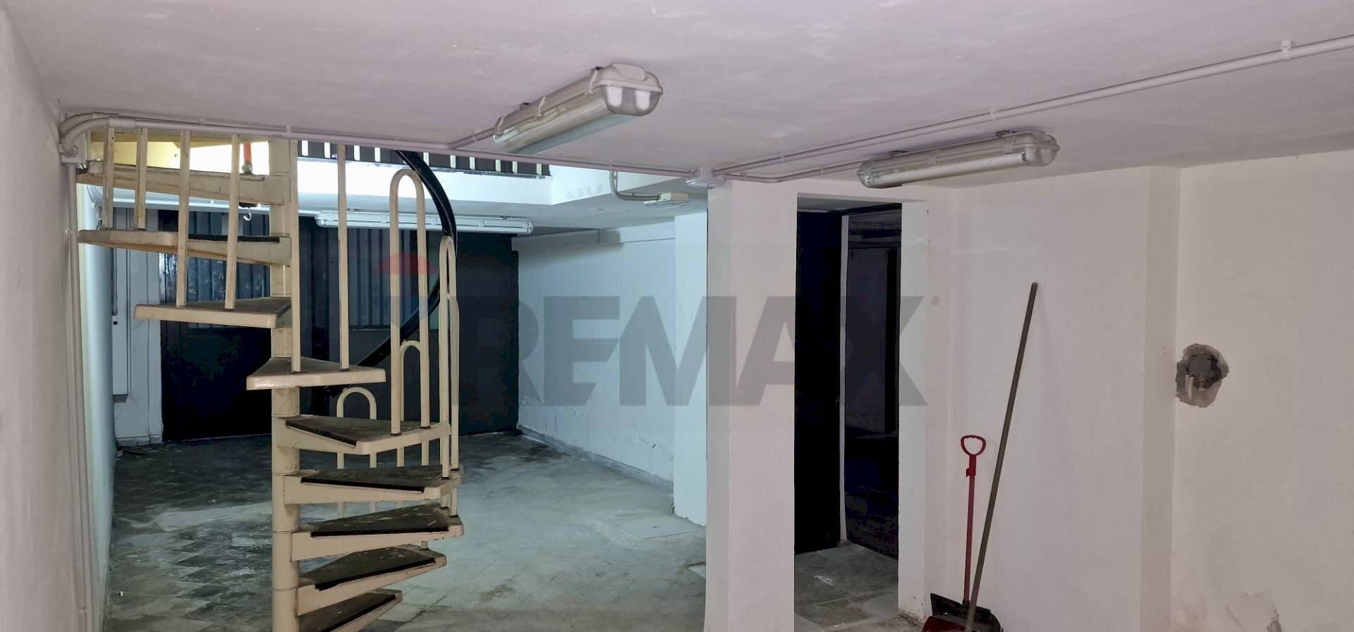 Scale - Shop Piazzetta Principessa Margherita
 
82, Napoli - photo 3