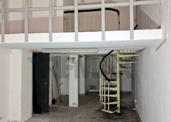 Scale - Negozio Piazzetta Principessa Margherita
 
82, Napoli - foto 2