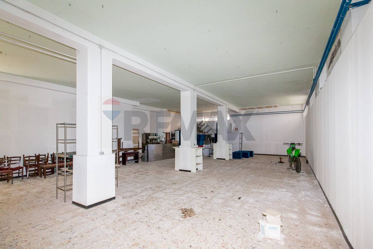 Parcheggio - Locale Commerciale via XX Settembre
 
85, San Gregorio di Catania - foto 1