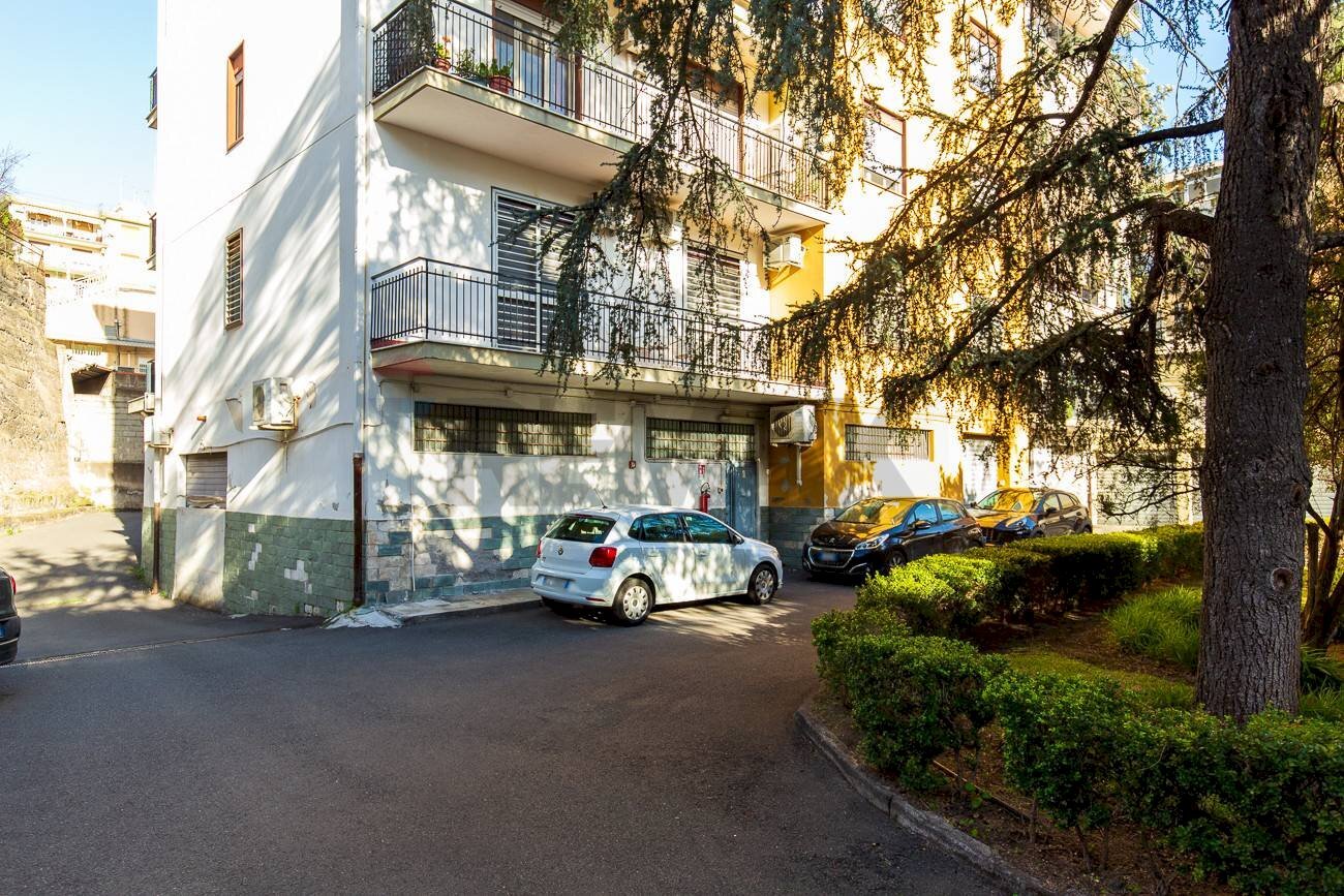 Edificio all\'aperto - Locale Commerciale via XX Settembre
 
85, San Gregorio di Catania - foto 3