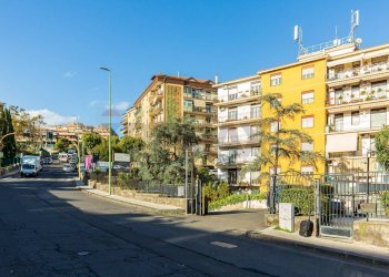 Edificio all\'aperto - Locale Commerciale via XX Settembre
 
85, San Gregorio di Catania - foto 2