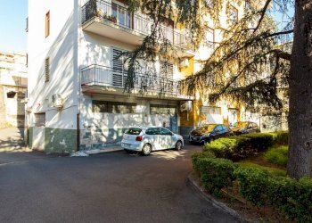 Edificio all\'aperto - Locale Commerciale via XX Settembre
 
85, San Gregorio di Catania - foto 3