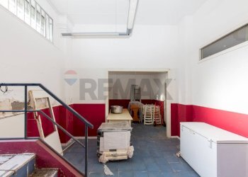 Scale - Locale Commerciale via XX Settembre
 
85, San Gregorio di Catania - foto 8