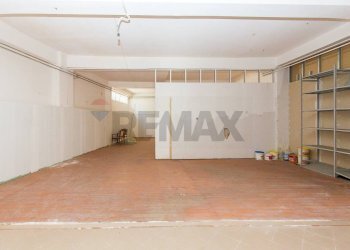 Stanza vuota - Locale Commerciale via XX Settembre
 
85, San Gregorio di Catania - foto 15