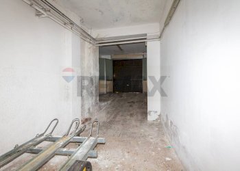 Hall / corridoio - Locale Commerciale via XX Settembre
 
85, San Gregorio di Catania - foto 21