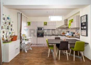 Cucina - Quadrilocale Via Santa Maria dei Monti
 
12, Mascalucia - foto 11