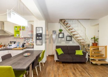 Sala da pranzo - Quadrilocale Via Santa Maria dei Monti
 
12, Mascalucia - foto 12