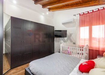 Camera / camera da letto - Quadrilocale Via Santa Maria dei Monti
 
12, Mascalucia - foto 14