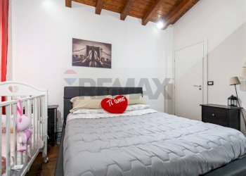 Camera / camera da letto - Quadrilocale Via Santa Maria dei Monti
 
12, Mascalucia - foto 15