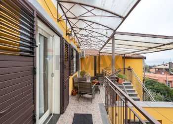 Balcone - Quadrilocale Via Santa Maria dei Monti
 
12, Mascalucia - foto 22