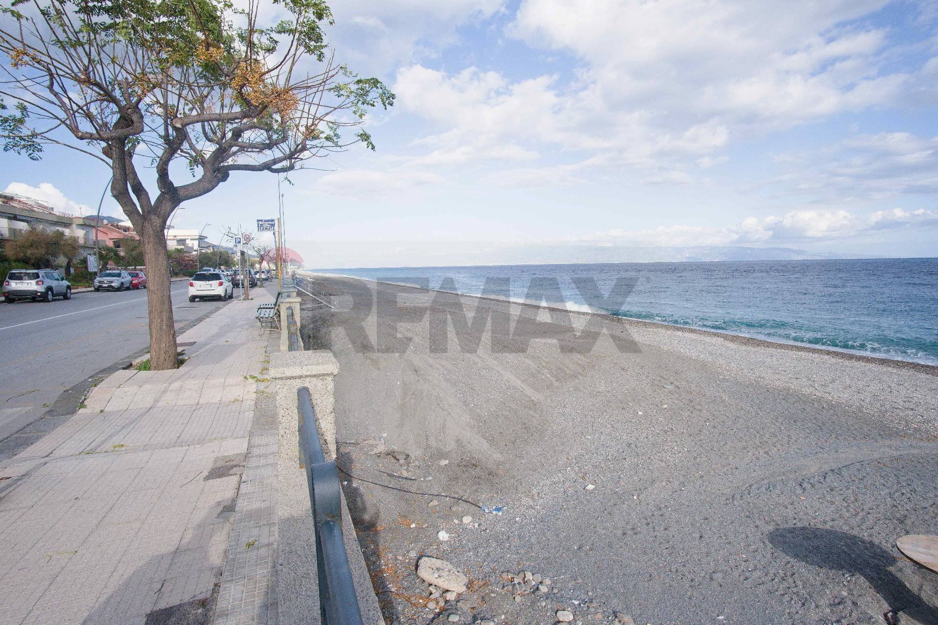 Vista dell\'acqua - Monolocale Via Piccolo Torrente Pagliara
1, Roccalumera - foto 2