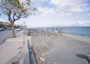Vista dell\'acqua - Monolocale Via Piccolo Torrente Pagliara
 
1, Roccalumera - foto 2