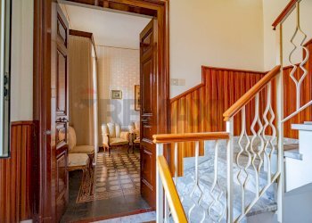 Hall / corridoio - Casa indipendente Via Rocche
 
41/43, Paterno - foto 16