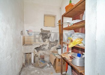 Dispensa di stoccaggio - Casa indipendente Via Rocche
 
41/43, Paterno - foto 20