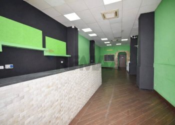 Hall / corridoio - Locale Commerciale Via Poulet
56, Catania - foto 3