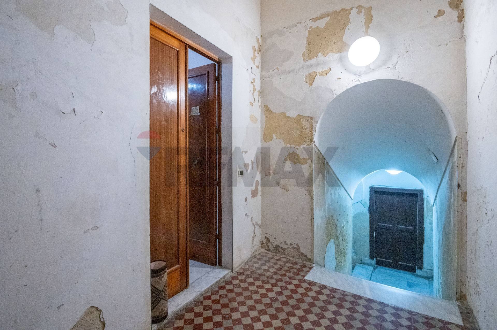 Hall / corridoio - Quadrilocale corso vittorio emanuele
24, Caltagirone - foto 2