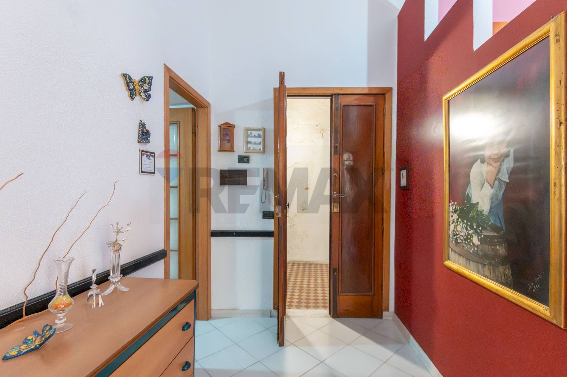 Hall / corridoio - Quadrilocale corso vittorio emanuele
24, Caltagirone - foto 3