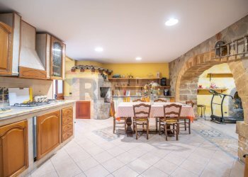 Cucina - Quadrilocale corso vittorio emanuele
 
24, Caltagirone - foto 1