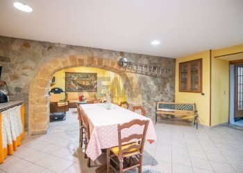 Sala da pranzo - Quadrilocale corso vittorio emanuele
 
24, Caltagirone - foto 19