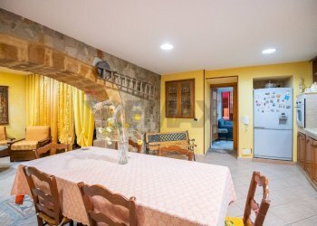Sala da pranzo - Quadrilocale corso vittorio emanuele
 
24, Caltagirone - foto 24