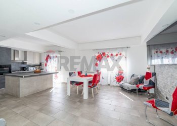 Sala da pranzo - Quadrilocale Via Giuseppe Marcellino
 
8, Catania - foto 22