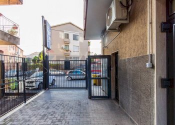 Terrazza - Trilocale Via Armando Diaz
 
42, Catania - foto 21