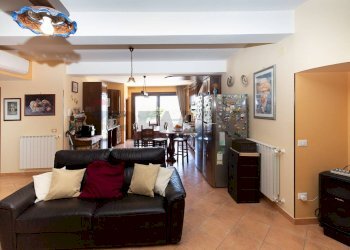 Sala da pranzo - Villa via leonardo sciascia
 
25, Nicolosi - foto 6