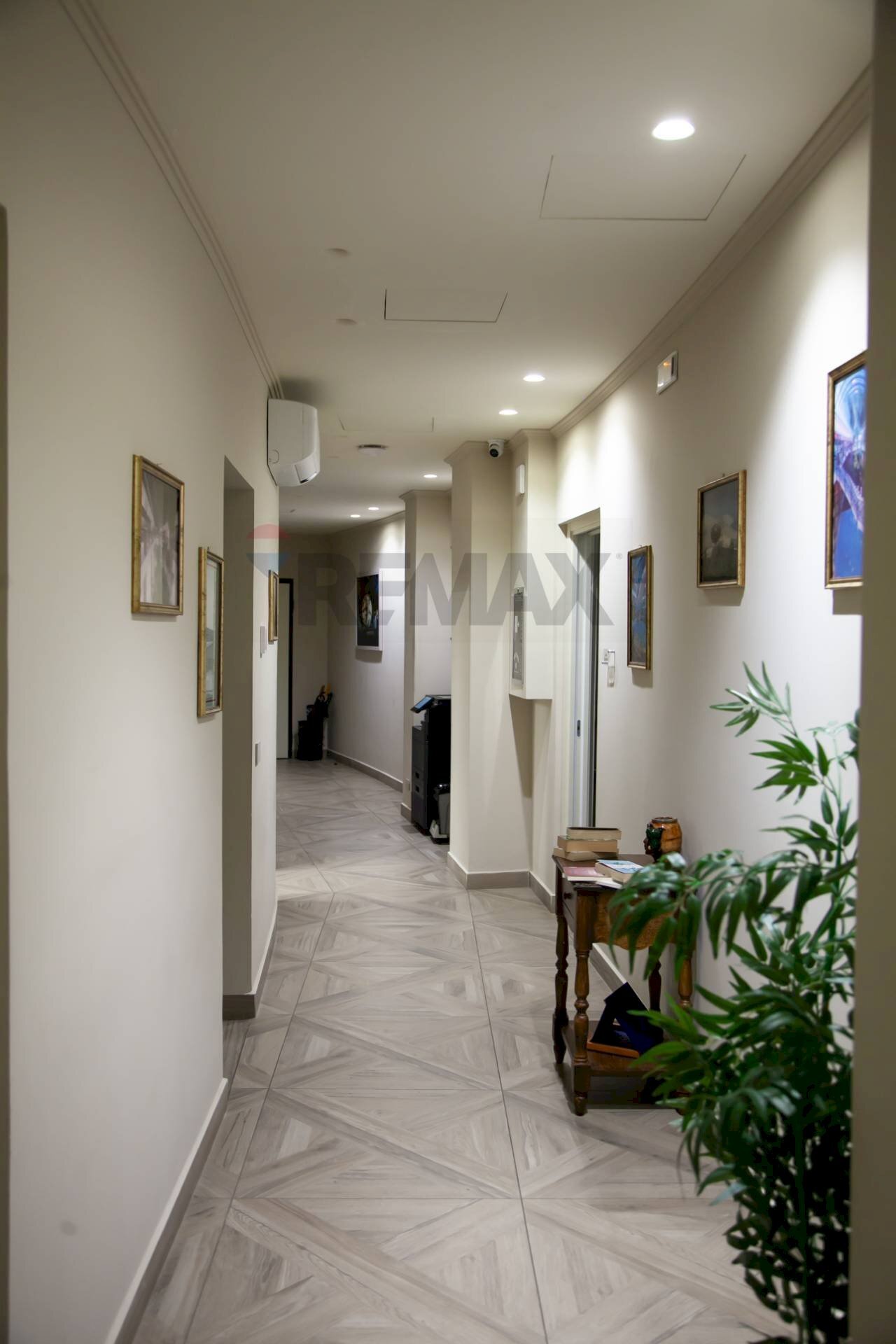 Hall / corridoio - Ufficio VIALE COLOMBO, San Giovanni la Punta - foto 1