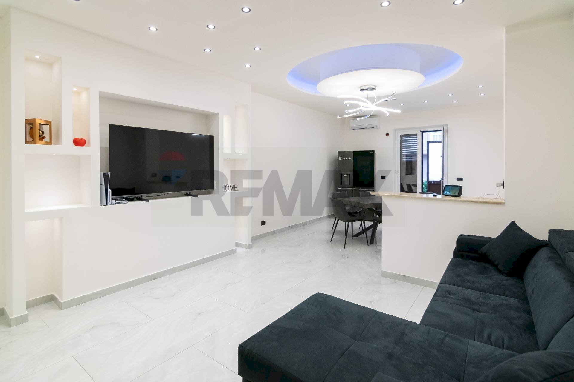 Soggiorno - Quadrilocale via del pompelmo
 
18, Catania - foto 3