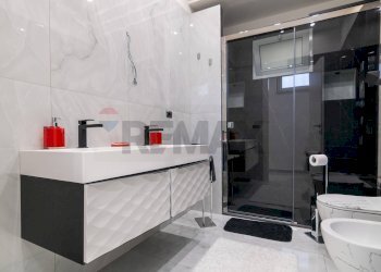 Bagno - Quadrilocale via del pompelmo
 
18, Catania - foto 7