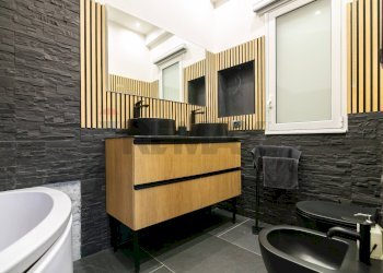 Bagno - Quadrilocale via del pompelmo
 
18, Catania - foto 11